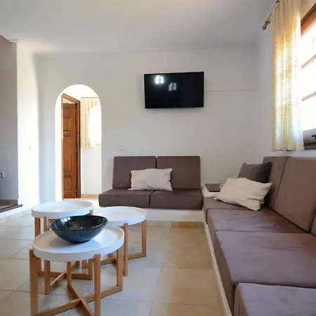 Hébergement de vacances Les Acacies 10 *