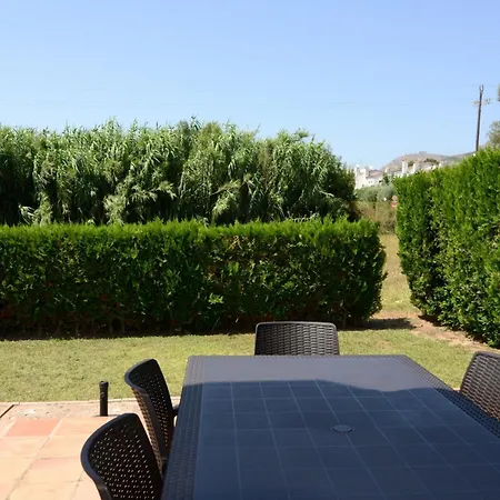 Les Acacies 10 Holiday home *