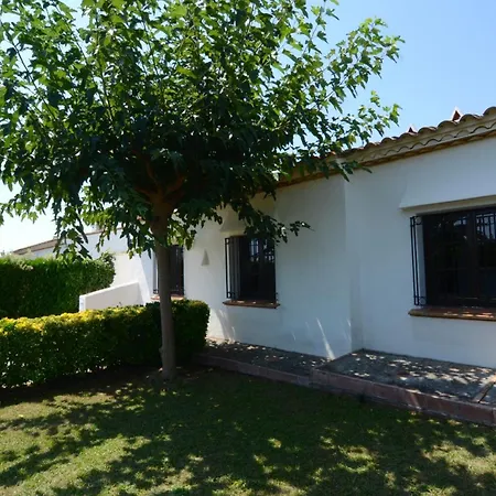 Holiday home Les Acacies 10 *